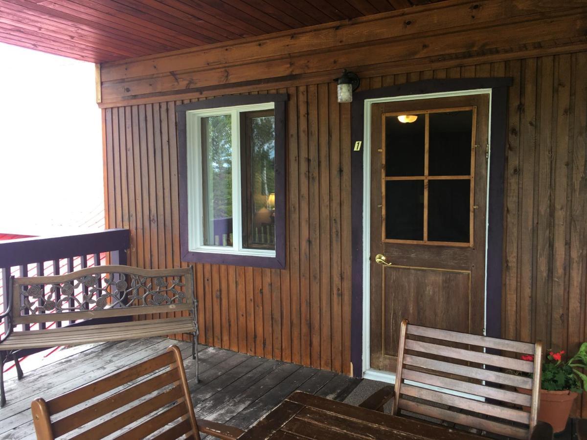 茄子住宿加早餐旅馆 Saint Hilarion 外观 照片